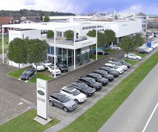 Vehicle image 16 Vehicle image 16