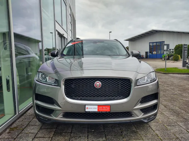 Jaguar F-Pace 2.0 D 180 Advantage AWD
