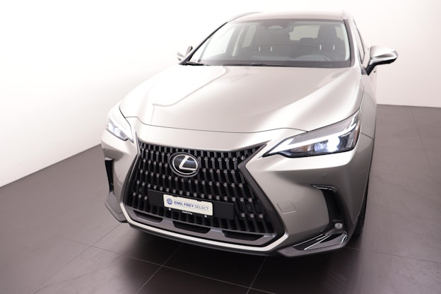 First vehicle image