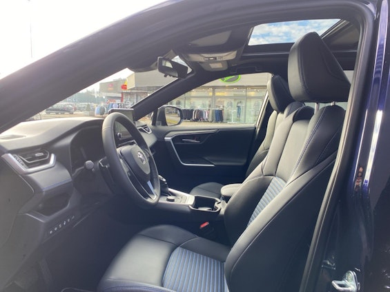 Vehicle image 8 Vehicle image 8