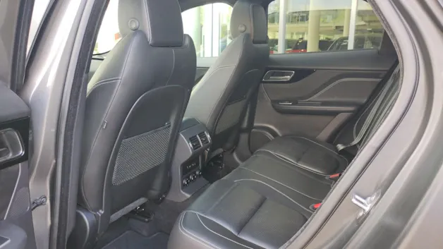 Jaguar F-Pace 2.0 T 250 R-Sport AWD