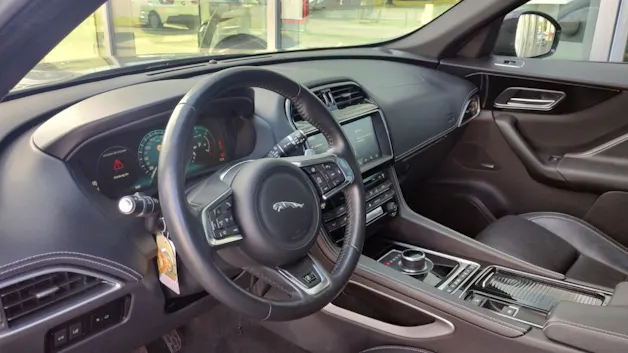Jaguar F-Pace 2.0 T 250 R-Sport AWD