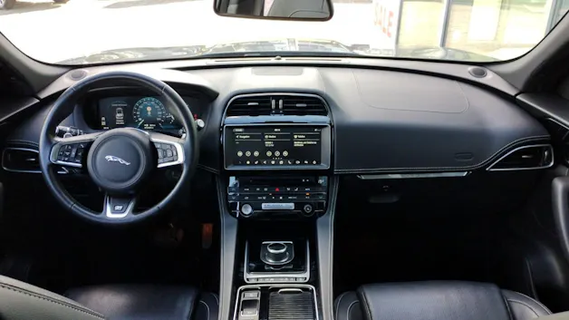 Jaguar F-Pace 2.0 T 250 R-Sport AWD