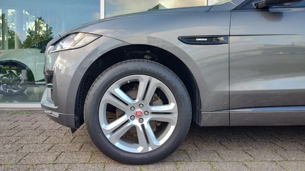 Jaguar F-Pace 2.0 T 250 R-Sport AWD