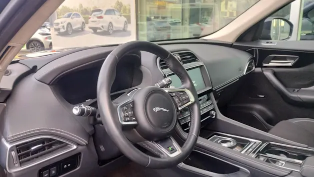 Jaguar F-Pace 2.0 T 250 R-Sport AWD