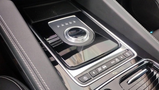 Vehicle image 16 Vehicle image 16