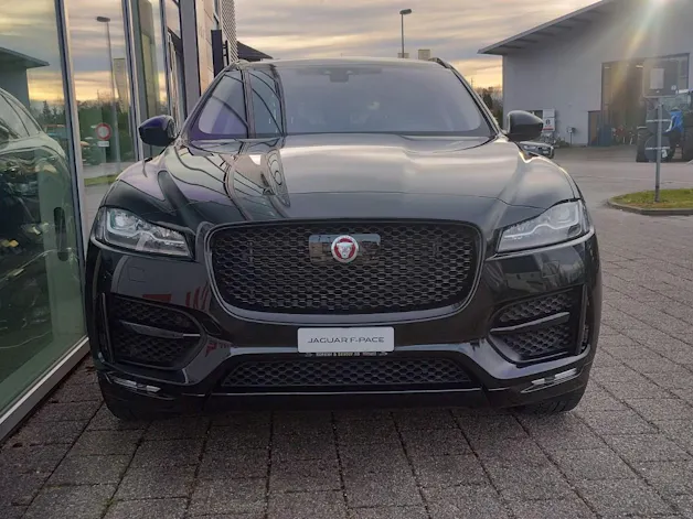 Jaguar F-Pace 2.0 T 250 R-Sport AWD