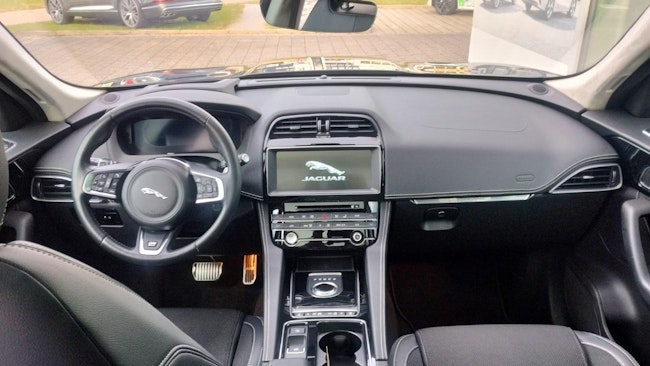 Vehicle image 4 Vehicle image 4