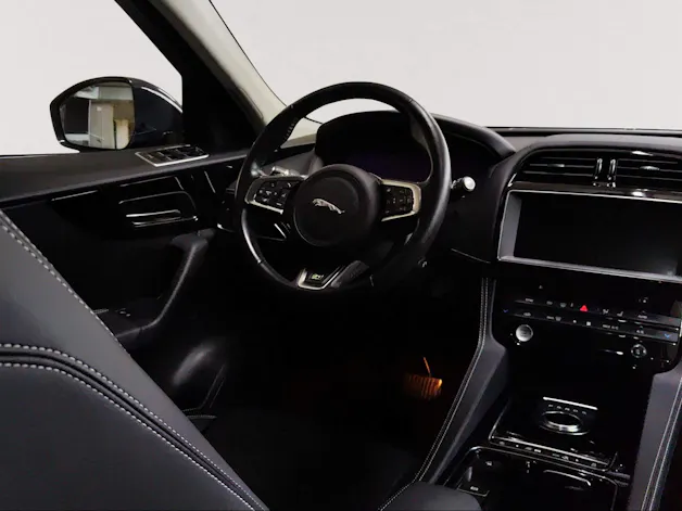 Jaguar F-Pace 2.0 T 250 R-Sport AWD