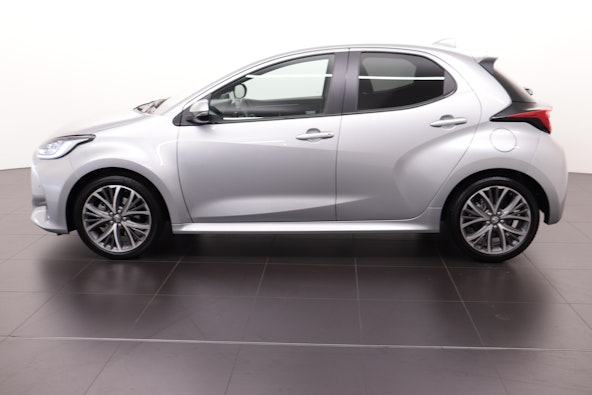 Vehicle image 3