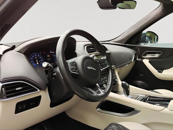 Vehicle image 8 Vehicle image 8