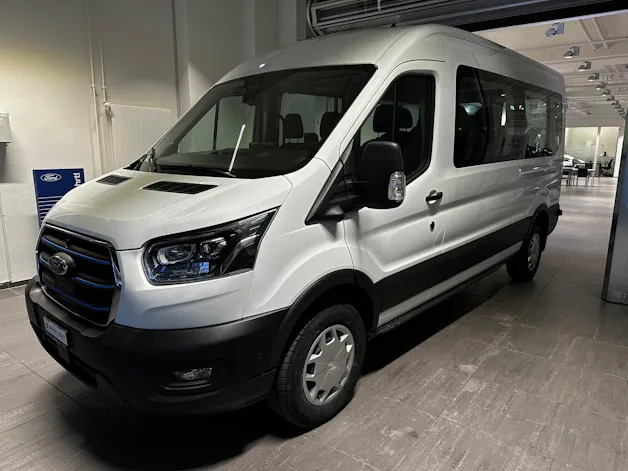 Ford E-Transit Van 390 L3H2 68kWh Trend Bus 9 Plätze