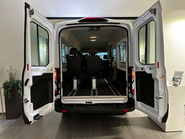 Ford E-Transit Van 390 L3H2 68kWh Trend Bus 9 Plätze