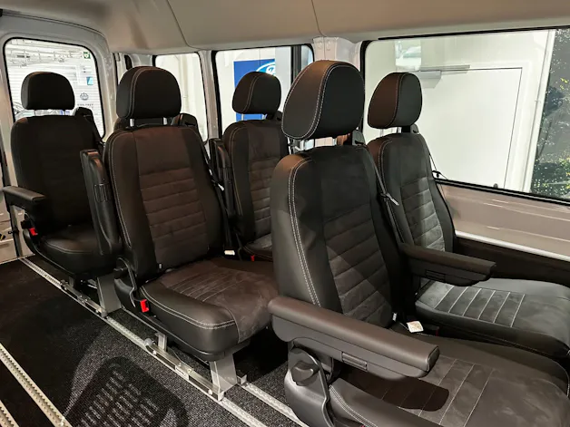 Ford E-Transit Van 390 L3H2 68kWh Trend Bus 9 Plätze