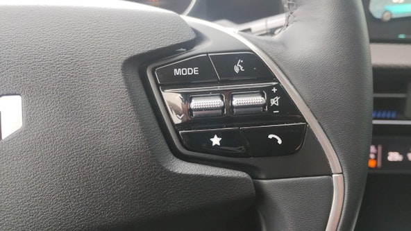 Vehicle image 15 Vehicle image 15