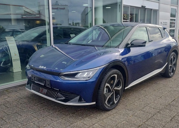 First vehicle image First vehicle image