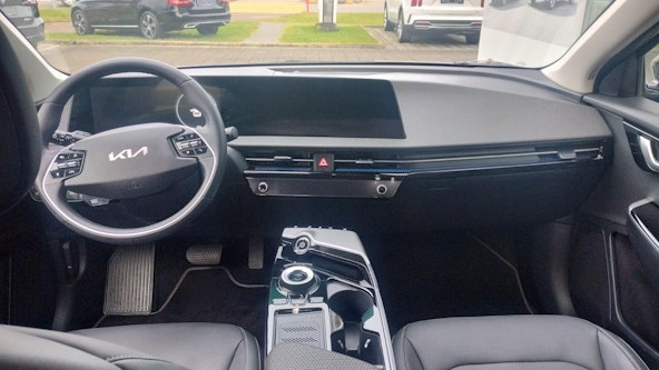 Vehicle image 4 Vehicle image 4