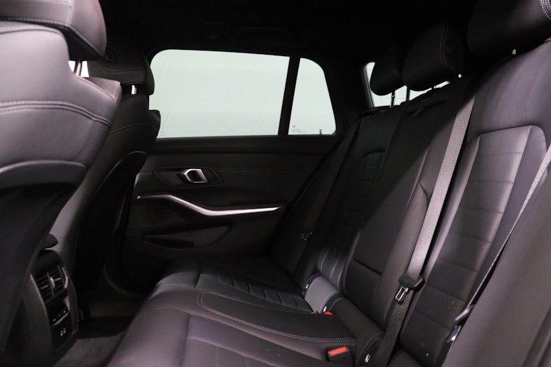 Vehicle image BMW 3 SERIES