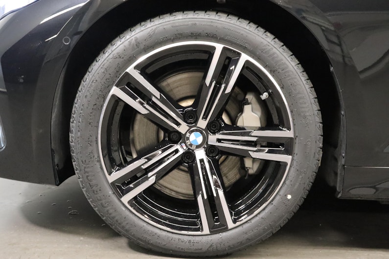 Vehicle image BMW 3 SERIES