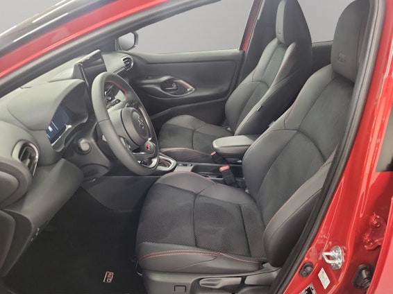 Vehicle image 6