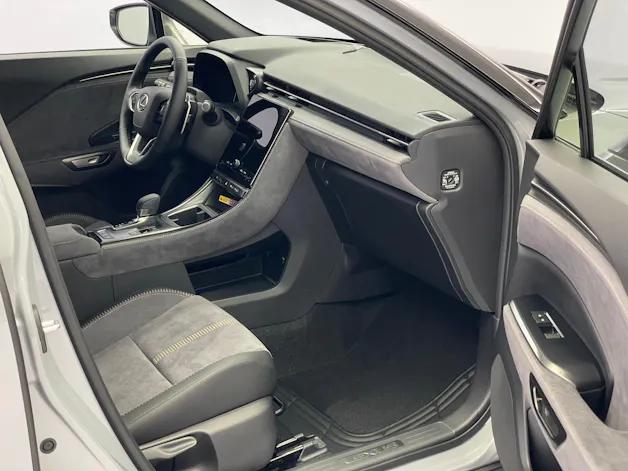 Lexus LBX 1.5 Hybrid Cool AWD