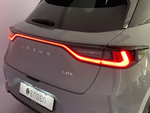 Lexus LBX 1.5 Hybrid Cool AWD