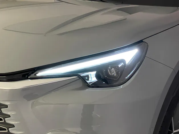 Lexus LBX 1.5 Hybrid Cool AWD