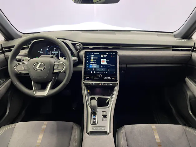 Lexus LBX 1.5 Hybrid Cool AWD