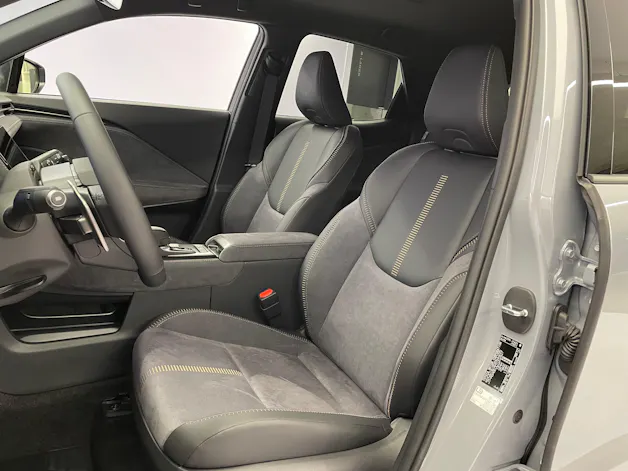 Lexus LBX 1.5 Hybrid Cool AWD