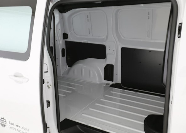 Vehicle image 5 Vehicle image 5