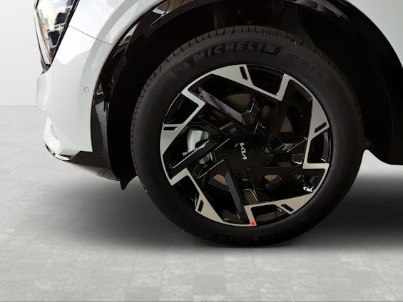 Vehicle image 3 Vehicle image 3