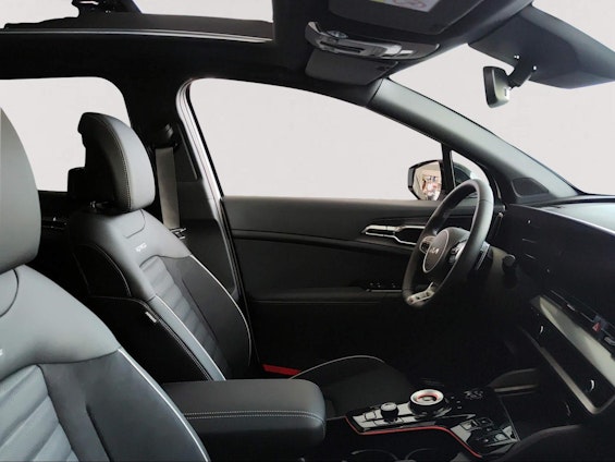 Vehicle image 13 Vehicle image 13