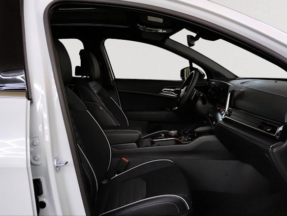 Vehicle image 14 Vehicle image 14