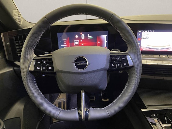 Vehicle image 5 Vehicle image 5