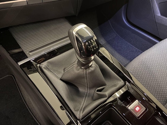 Vehicle image 7 Vehicle image 7