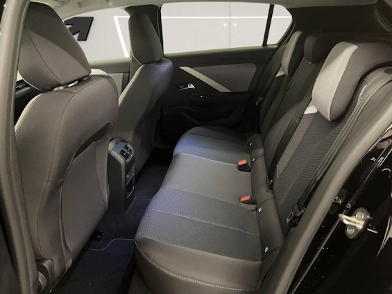 Vehicle image 8 Vehicle image 8