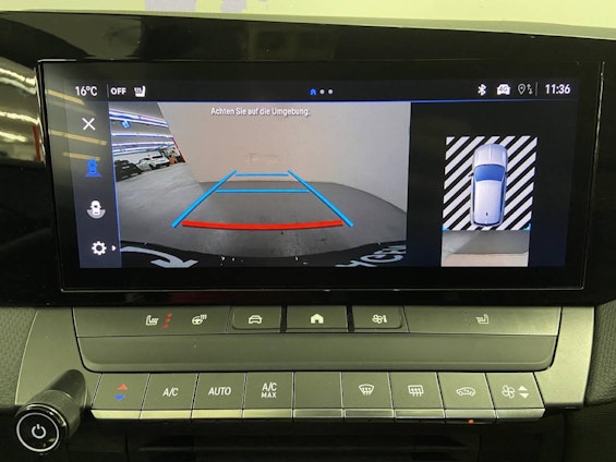 Vehicle image 6 Vehicle image 6