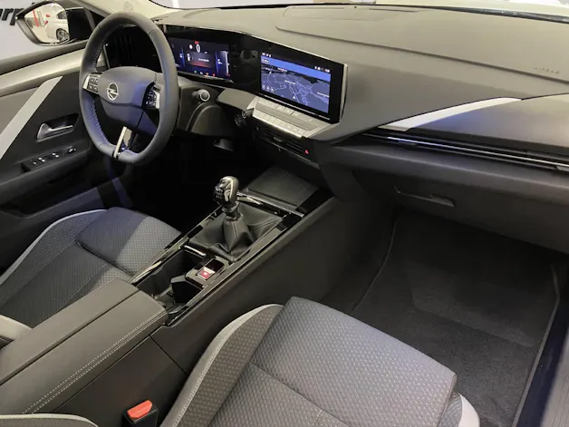 Opel Astra 1.2 T Swiss