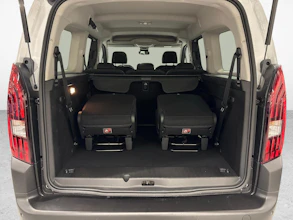 https://vehicle.imgix.net/3768936/2f0de5a2-3a0d-464c-9337-79d0ac21fb62.jpg