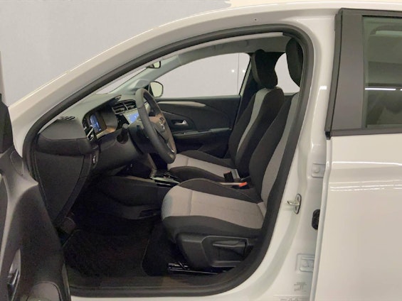 Vehicle image 4 Vehicle image 4