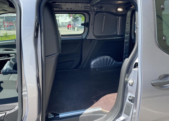 Vehicle image 12 Vehicle image 12