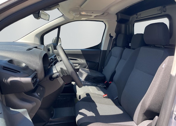 Vehicle image 9 Vehicle image 9