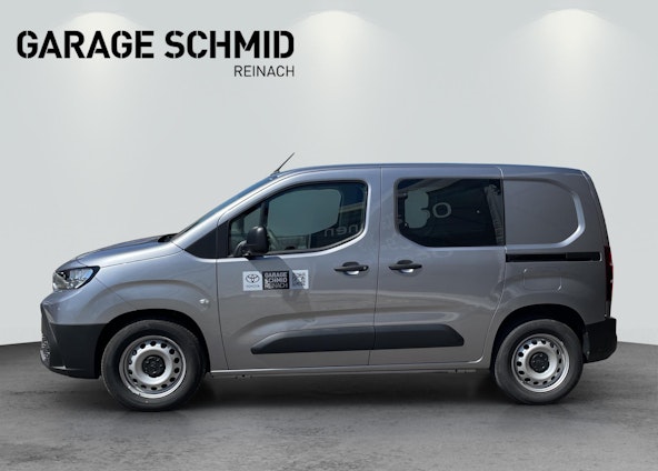 Vehicle image 3 Vehicle image 3