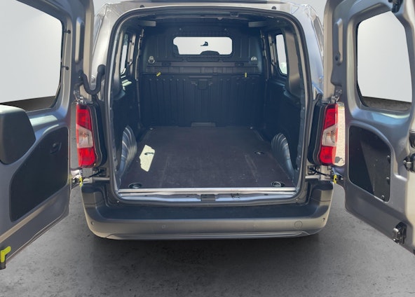 Vehicle image 13 Vehicle image 13