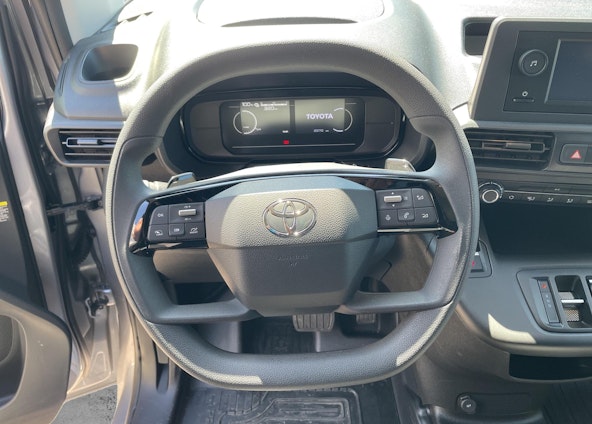 Vehicle image 10 Vehicle image 10