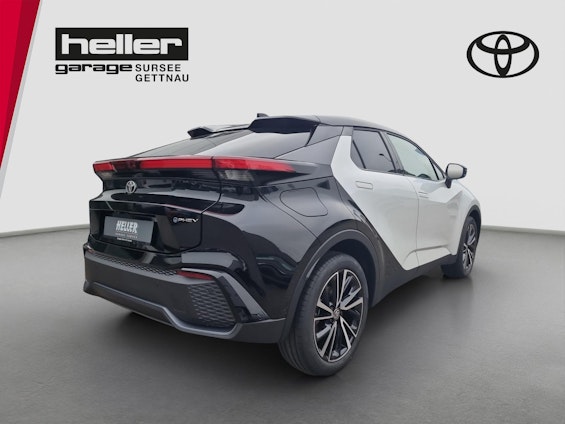 Vehicle image 4 Vehicle image 4