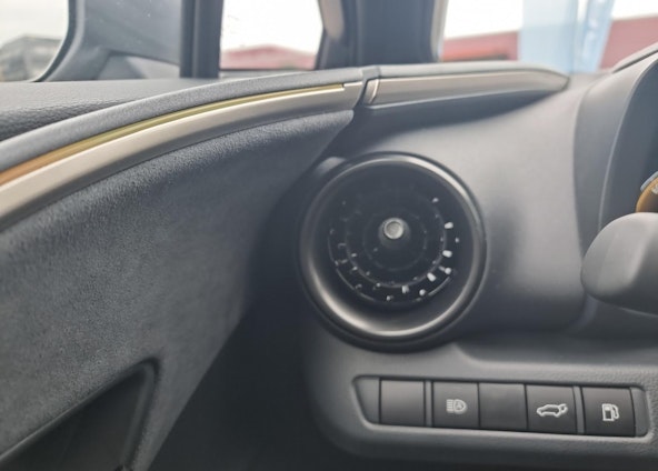 Vehicle image 19 Vehicle image 19