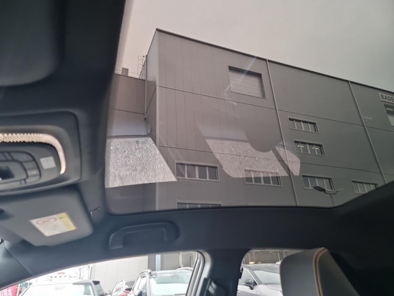 Vehicle image 18 Vehicle image 18