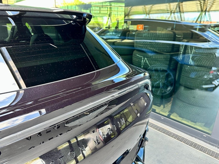 Vehicle image ASTON MARTIN DBX