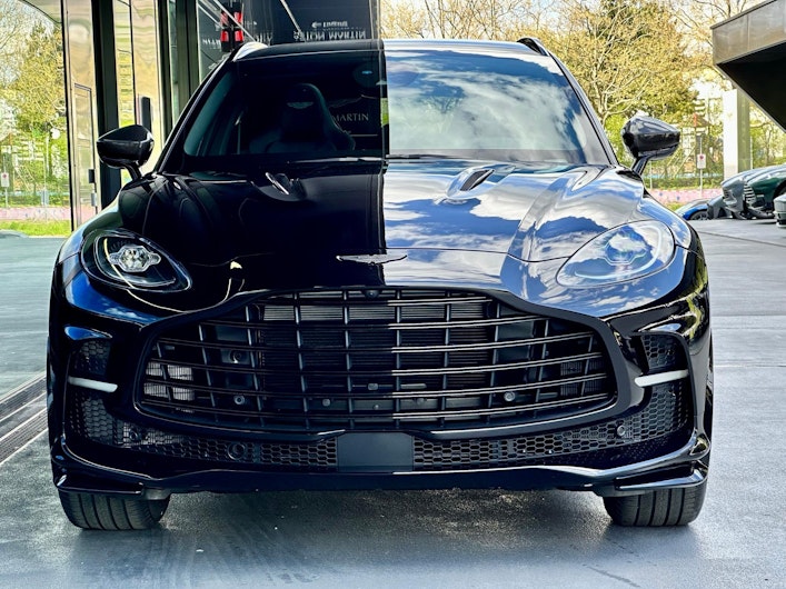 Vehicle image ASTON MARTIN DBX